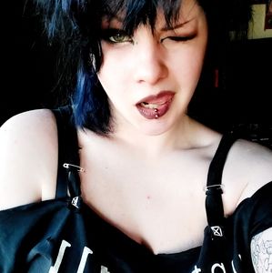 Meet your Posher, Iris